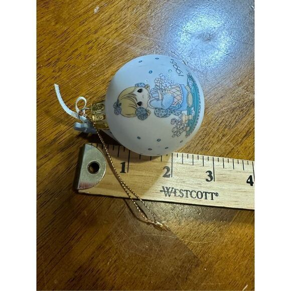 Precious Moments 1995 Christmas Ornament He Covers The Earth With His Beauty - Picture 7 of 7